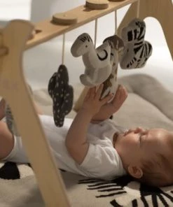 QUAX TIPI - ACTIVITY ARCH -SPEELBOOG + 5 TRICOT FIGUURTJES - JUNGLE -grijp-bijtspeelgoed Verkoop 550x366 43