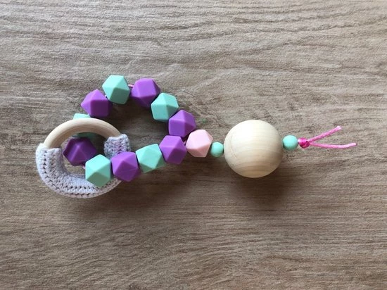 Rammelaar - Hout Montessori - Melon Day - Paars 1 Rammelaar - Hout Montessori - Melon Day - Paars