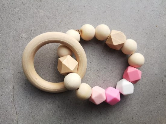 Little May Baby&Kind Baby Bijtring | Pinky | Met Siliconen En Houten Kralen | Speelgoed | Kraamcadeau 1 Little May Baby&Kind Baby Bijtring | Pinky | Met Siliconen En Houten Kralen | Speelgoed | Kraamcadeau