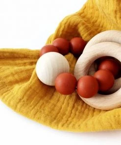 Chewies & More Rammelaar Hout Met Kralen Deep Green 10. Deep Green -grijp-bijtspeelgoed Verkoop 550x461 4