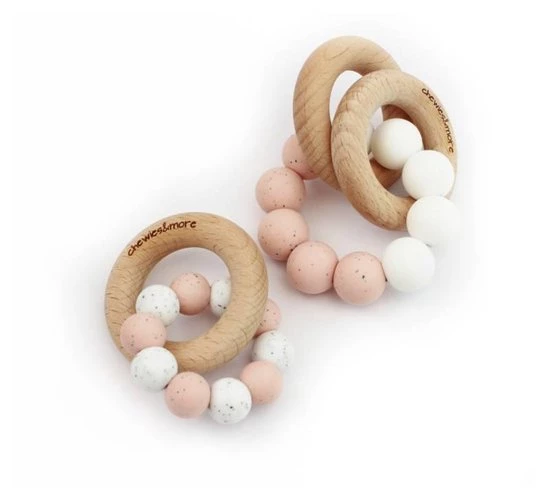 Chewies & More Rammelaar Hout Met Kralen Basic Wit Met Oker 9. Wit + 30. Oker 8 Chewies & More Rammelaar Hout Met Kralen Basic Wit Met Oker 9. Wit + 30. Oker - Afbeelding 8