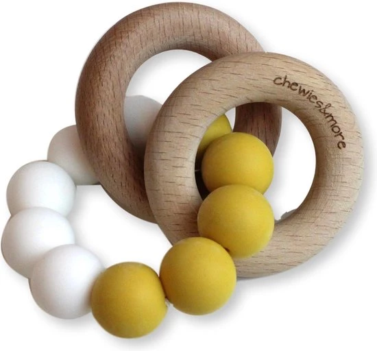 Chewies & More Rammelaar Hout Met Kralen Basic Wit Met Oker 9. Wit + 30. Oker 1 Chewies & More Rammelaar Hout Met Kralen Basic Wit Met Oker 9. Wit + 30. Oker