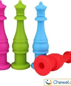 Pennendop Potlooddop Kauwdop Bijtdop | Schaakstuk | 2 Kleuren | Groen | Chewel ® -grijp-bijtspeelgoed Verkoop 550x526 8