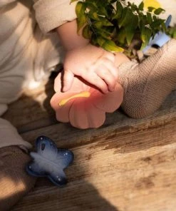 Oli & Carol Oli&Carol Bijtspeeltje Iris Hibiscus 14 Oli & Carol Oli&Carol Bijtspeeltje Iris Hibiscus -grijp-bijtspeelgoed Verkoop 550x550 171