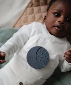 Mushie - Bijtring Maan - Bijtringen - Cloudy Mauve -grijp-bijtspeelgoed Verkoop 550x550 2