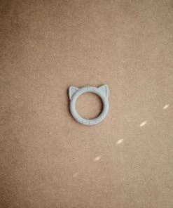 Mushie - Bijtring - Katje - Stone - Grijs -grijp-bijtspeelgoed Verkoop 550x570 1