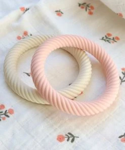 Siliconen Bijtring Set Van 2: Classic - Strawberry Cream | A Little Lovely Company -grijp-bijtspeelgoed Verkoop 550x577 18