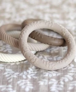 Siliconen Bijtringen Set Van 2: Leaves - Taupe | A Little Lovely Company -grijp-bijtspeelgoed Verkoop 550x577 28