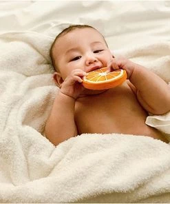 Oli & Carol Oli&Carol - Bad - Bijtspeeltje - Clementino The Orange - Sinaasappel -grijp-bijtspeelgoed Verkoop 550x628