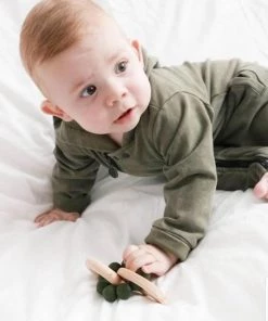 Chewies & More Rammelaar Hout Met Kralen Basic Wit Met Oker 9. Wit + 30. Oker 11 Chewies & More Rammelaar Hout Met Kralen Basic Wit Met Oker 9. Wit + 30. Oker -grijp-bijtspeelgoed Verkoop 550x686