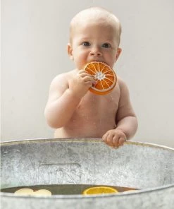 Oli & Carol Oli&Carol - Bad - Bijtspeeltje - Clementino The Orange - Sinaasappel -grijp-bijtspeelgoed Verkoop 550x823 7